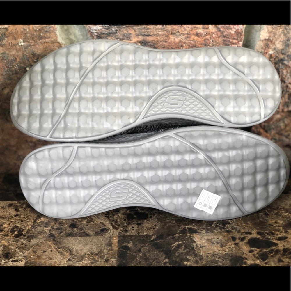 Skechers Men'sl Slip-On Athletic walking sneakers - Picture 5 of 13